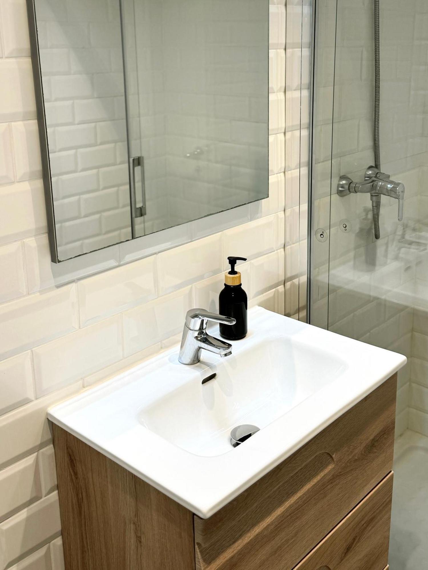Delightful City Centre Studio Clarendon Apartment - Grand Central House Gibraltar Luaran gambar