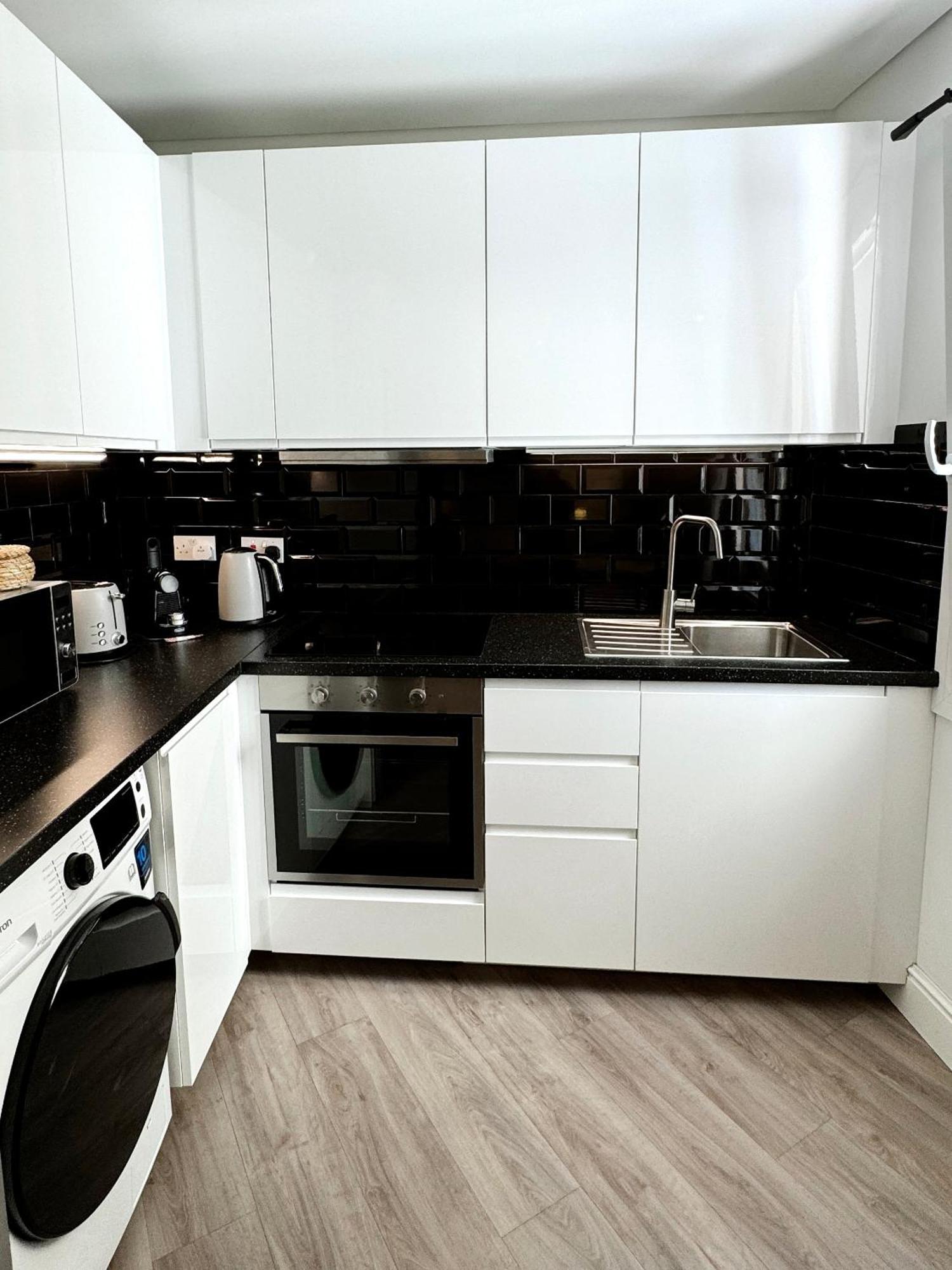 Delightful City Centre Studio Clarendon Apartment - Grand Central House Gibraltar Luaran gambar